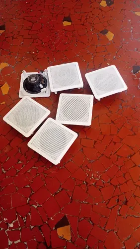 Vende 6 boca de som de teto