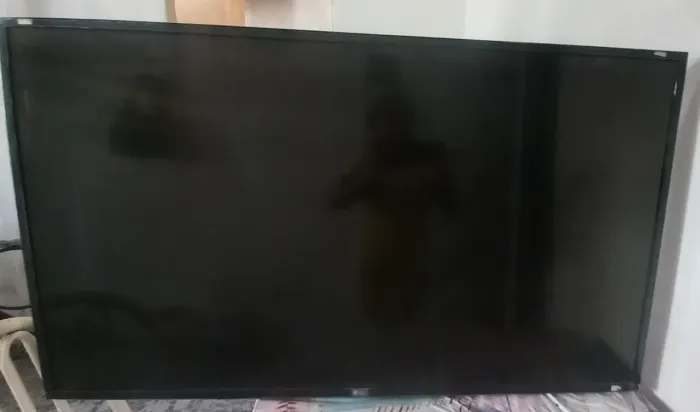 Tv tela queimada pra retirada de peças