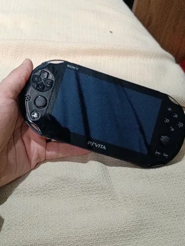 Ps Vita Slim (2000) com Case Rígida