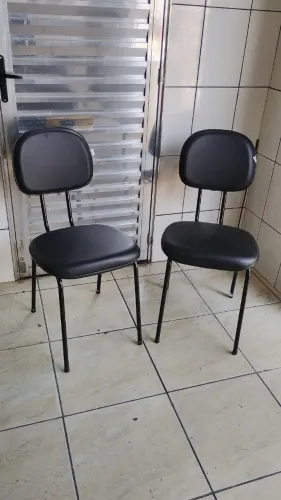 Vendo duas cadeiras para manicure