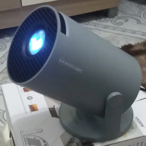 Projetor Megcubic HY300 Pro - Ótimo custo-benefício