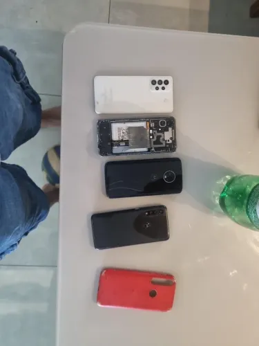 LOTE 3 CELULARES COM DEFEITOS DIFERENTES