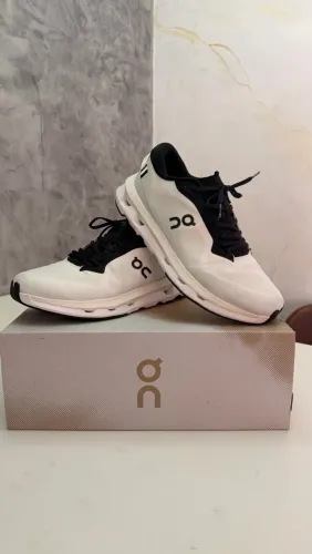Tênis On Running Cloudstratus Masculino - Tam 43 (Original / Usado 1x)