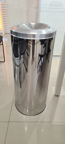 Lixeira inox 50 litros