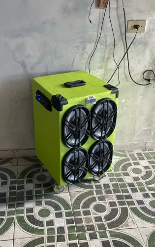 Caixa trio ( som automotivo)