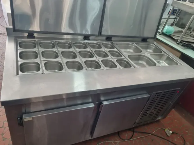 Balcão refrigerado - Pista Fria com cubas 