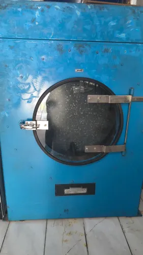 Máquina industrial de secar roupa