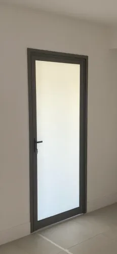 Porta esquadria 70x210