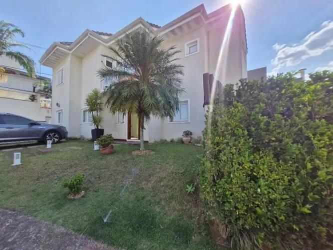 CASA 3 QUARTOS / SUÍTES, CONDOMÍNIO COM LAZER - ESTUDA PARTE EM PERMUTA POR APTO ZONA NORT