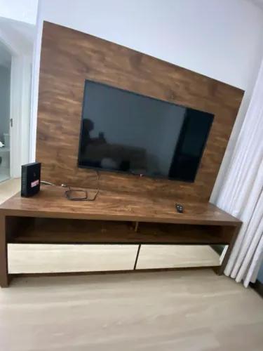 Vendo rack para sala grande em bom estado