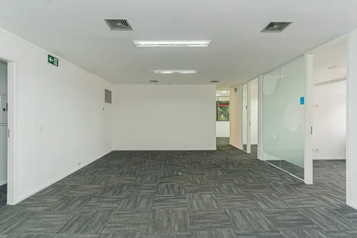 Centro comercial para aluguel e venda com 131 metros quadrados com 5 quartos