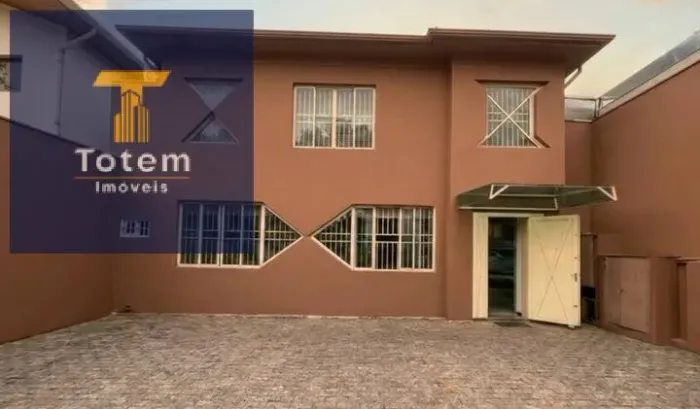 Casa Comercial à Venda 380 m² | 12 Salas | Rua Bento de Andrade