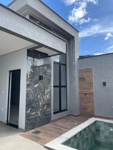 CASA DE ALTO PADRÃO À VENDA COM PISCINA - CIDADE JARDIM