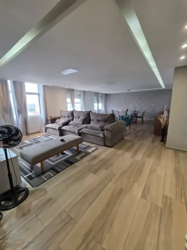 Imóvel para aluguel e venda possui 300 metros quadrados com 4 quartos em Centro - Santo An