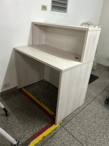 Balcão Claro em MDP