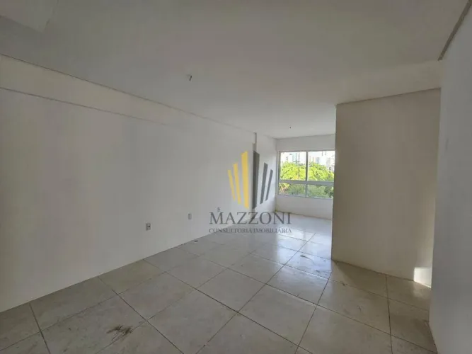 Setúbal | 74m² | Varanda | Sala para 2 Ambientes | 3 quartos sendo 1 Suíte | WC Social | C