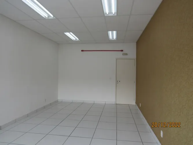Escritório para Locação no Centro com Área Útil de 31 m² disponível para Aluguel