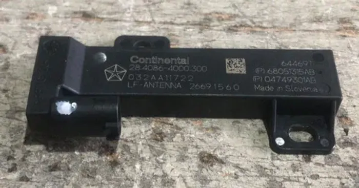 Antena Keyless Jeep Compass 2018 2019 2020 / 68051315ab Preto
