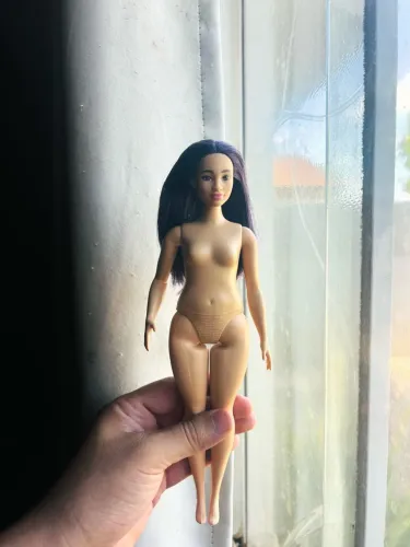 Boneca Barbie cabelo lilás 
