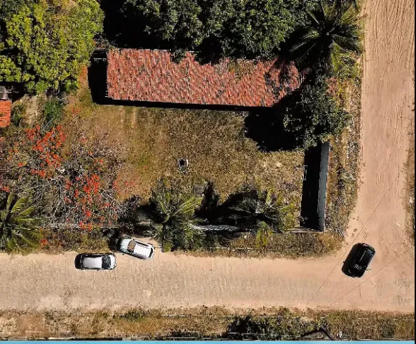Terreno de ESQUINA com 660m² a APENAS 50m do Mar