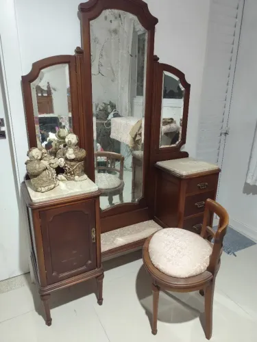 Vendo móveis antigos em ótimo estado de conservação