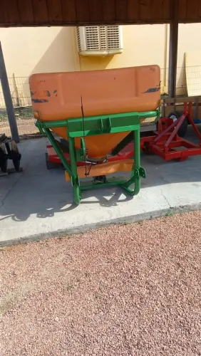 Semeadeira Incomagri 800kg