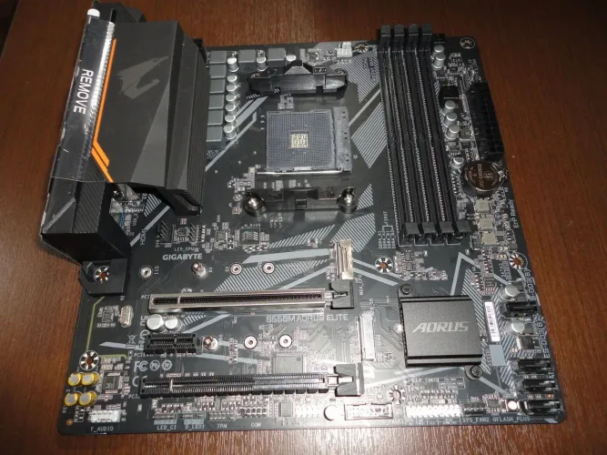 B550 aorus elite