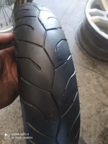 Pneu medida 100/ 90/ 12 para Scooter 