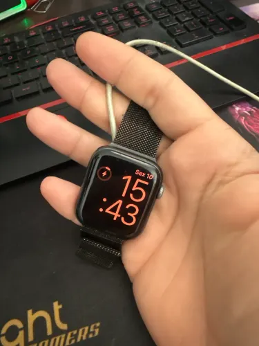 Apple Watch 4, 44mm