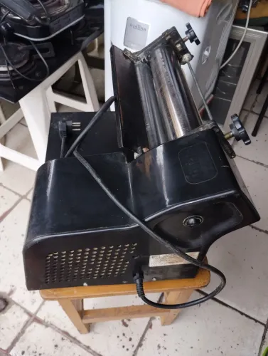 Cilindro de mesa elétrico