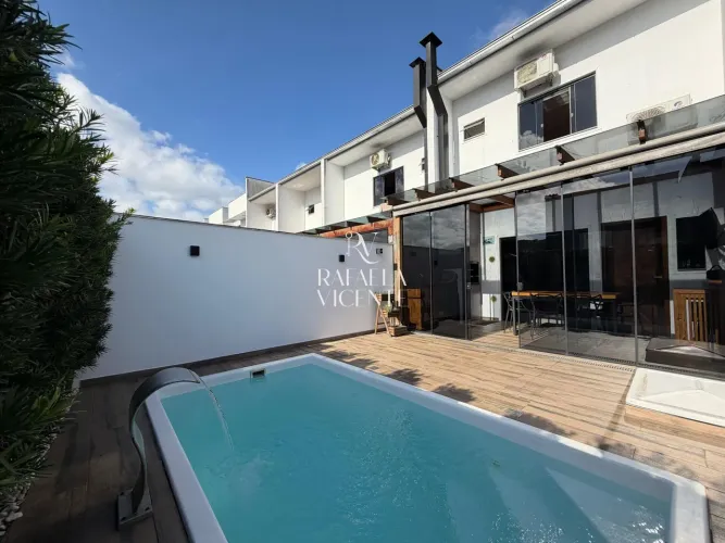 Casa à venda no bairro Saguaçu - Joinville/SC