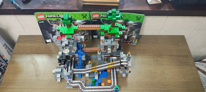 LEGO Minecraft A Mina - 922 peças 21118 kit RARO