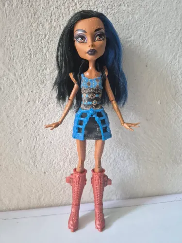 Boneca Monster High Robecca Steam Básica 
