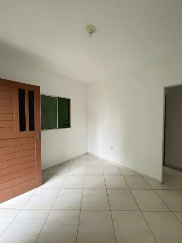 Casa 2/4,em condomínio serraria 1.400,00 incluso água,condominio