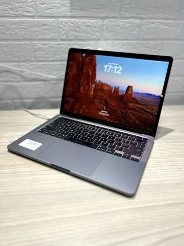 MacBook PRO M1 13" 16Gbs RAM 256Gbs SSD