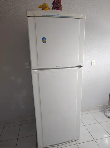 Vende se Geladeira