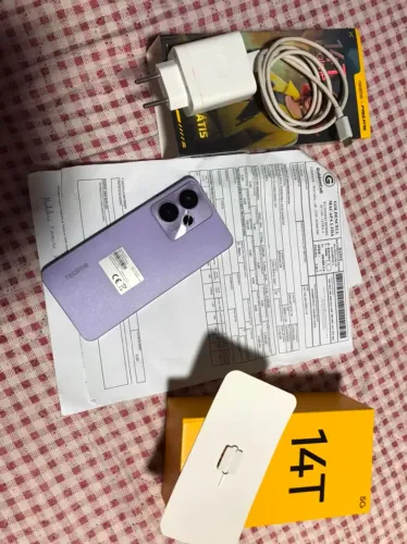 Celular14T 1 mês de uso tem nota fiscal acompanhando carregador capa faço troca com iphone