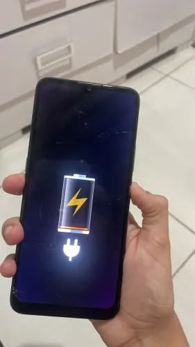 Vendo celular quebrado dando sinal de vida