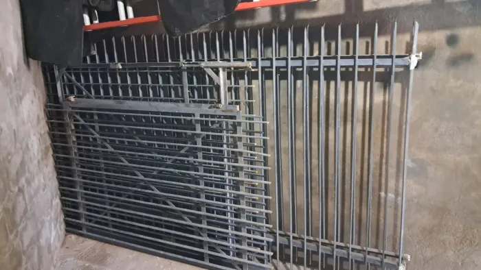 Portão e grade de 11 metros