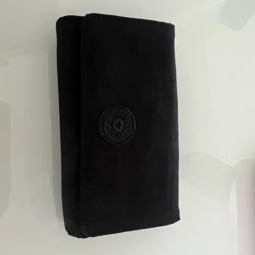 Carteira kipling preta - ORIGINAL - tam. Médio, em ótimo estado