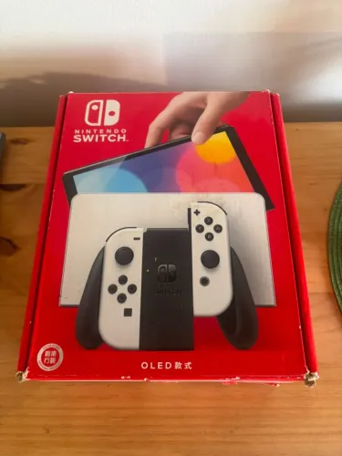 Nintendo Switch OLED Usado + Case de Proteção The Legend of Zelda