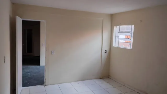 Alugo Casa