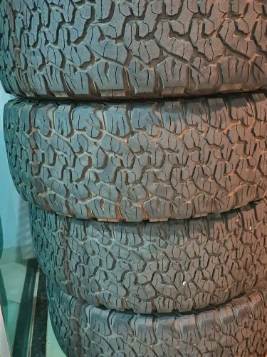 Pneu BF 275/65/18