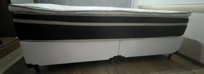 Cama Box King Muito Nova!