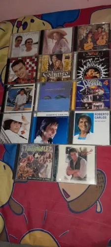 Lote de CDs originais Cantores variados.