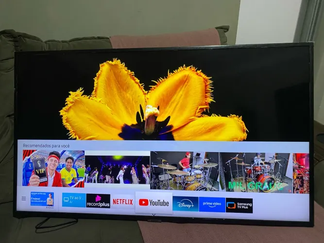 Tv Samsung smart 4k 50 polegadas sem detalhes 