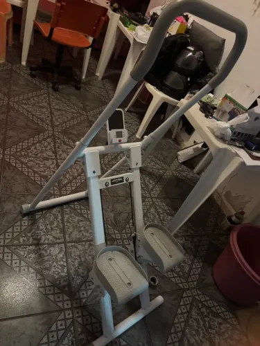 Vendo escada de academia !