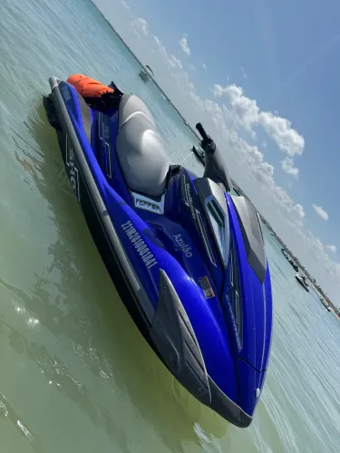 Jet Ski diferenciado 