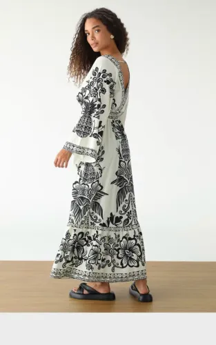 Vestido FARM Midi Doce Caminho Off-White