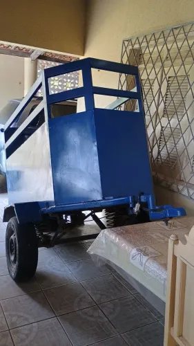 REBOQUE CARRETINHA para carga toda em metal de ótima qualidade 